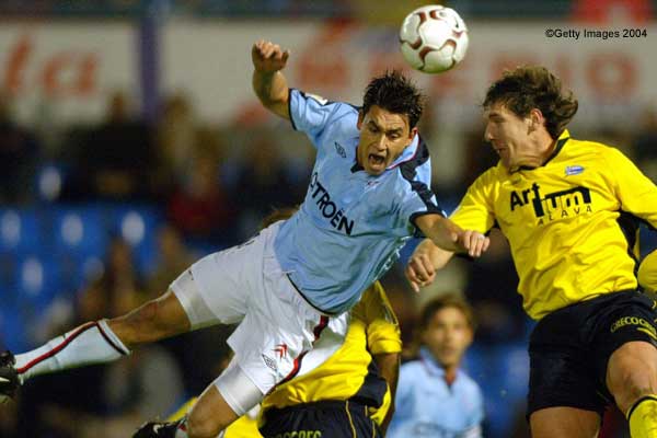 http://fr.uefa.com/MultimediaFiles/Photo/competitions/UEFACup/209551_BIGLANDSCAPE.jpg