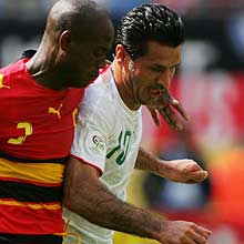 The image “http://fr.uefa.com/MultimediaFiles/Photo/competitions/WorldCup/431487_MEDIUMSQUARE.jpg” cannot be displayed, because it contains errors.